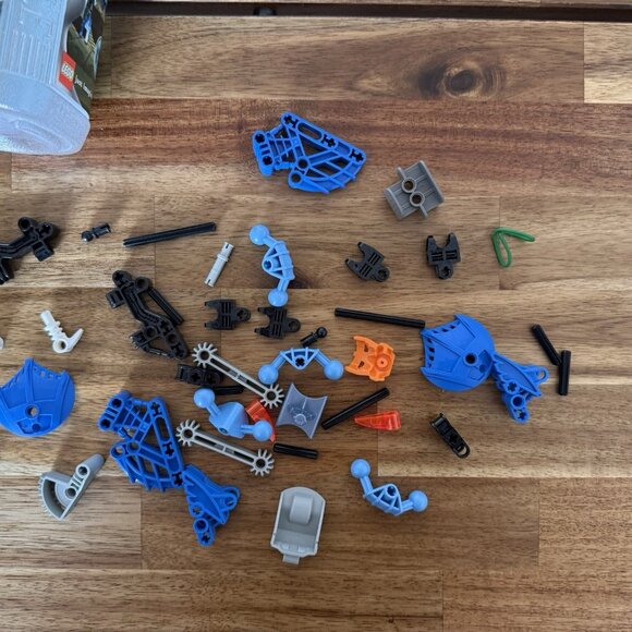 LEGO BIONICLE: Gahlok 8562 Open Box Factory Retired Complete Set, Manuals - Picture 13 of 15